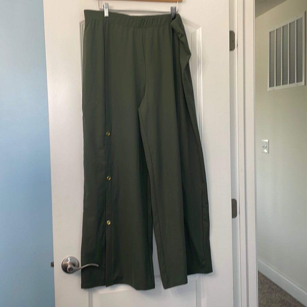 NWT UV Protecting Light Weight Pants